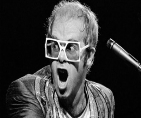Elton John takes time to put the pop stars of today in their place